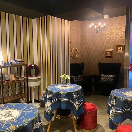 Culti Earl Hotel Osaka Bagian luar foto